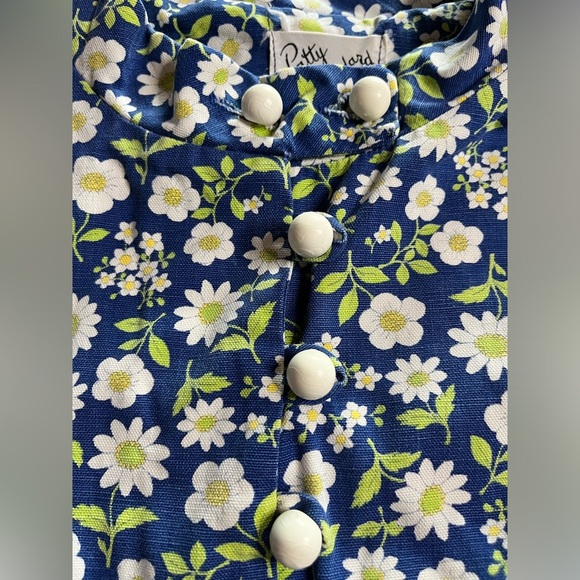 GUC Patty Woodward California- Vintage 1960s Blue and White Romper. Size M/L - Picture 6 of 9